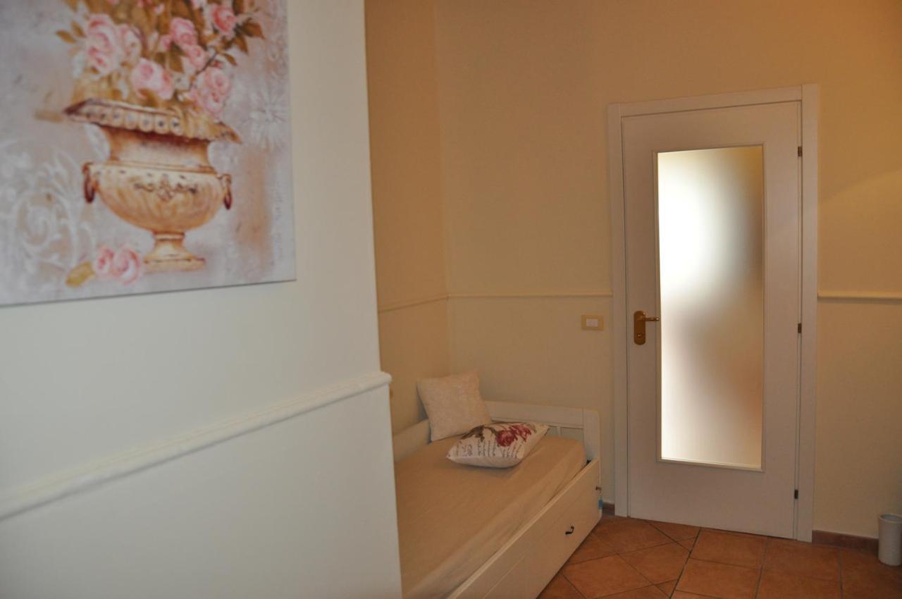 Bed And Breakfast Piazza Mercato Pescara Buitenkant foto