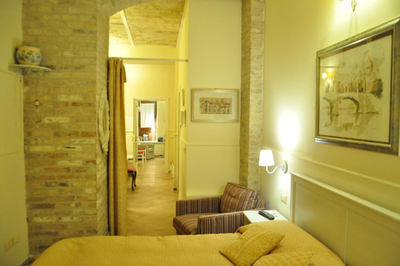 Bed And Breakfast Piazza Mercato Pescara Buitenkant foto