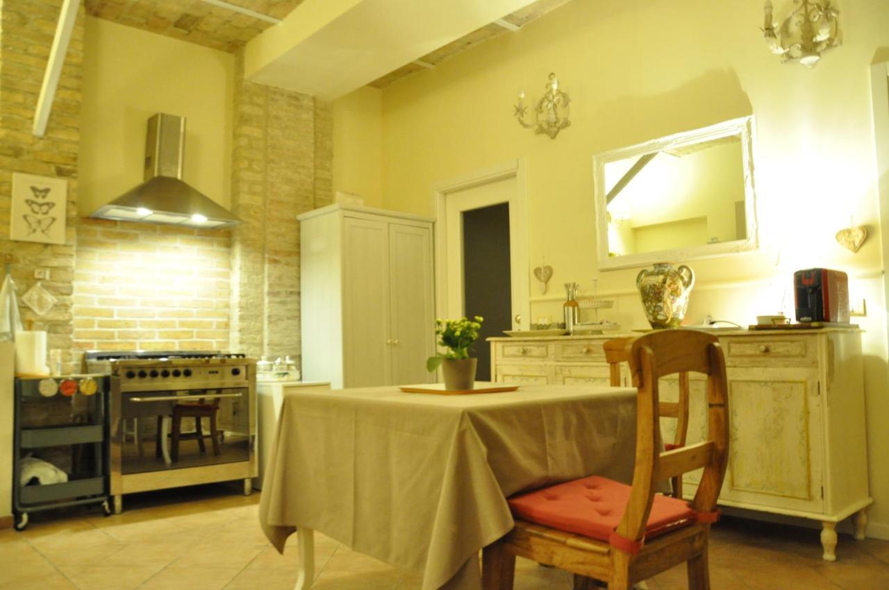 Bed And Breakfast Piazza Mercato Pescara Buitenkant foto